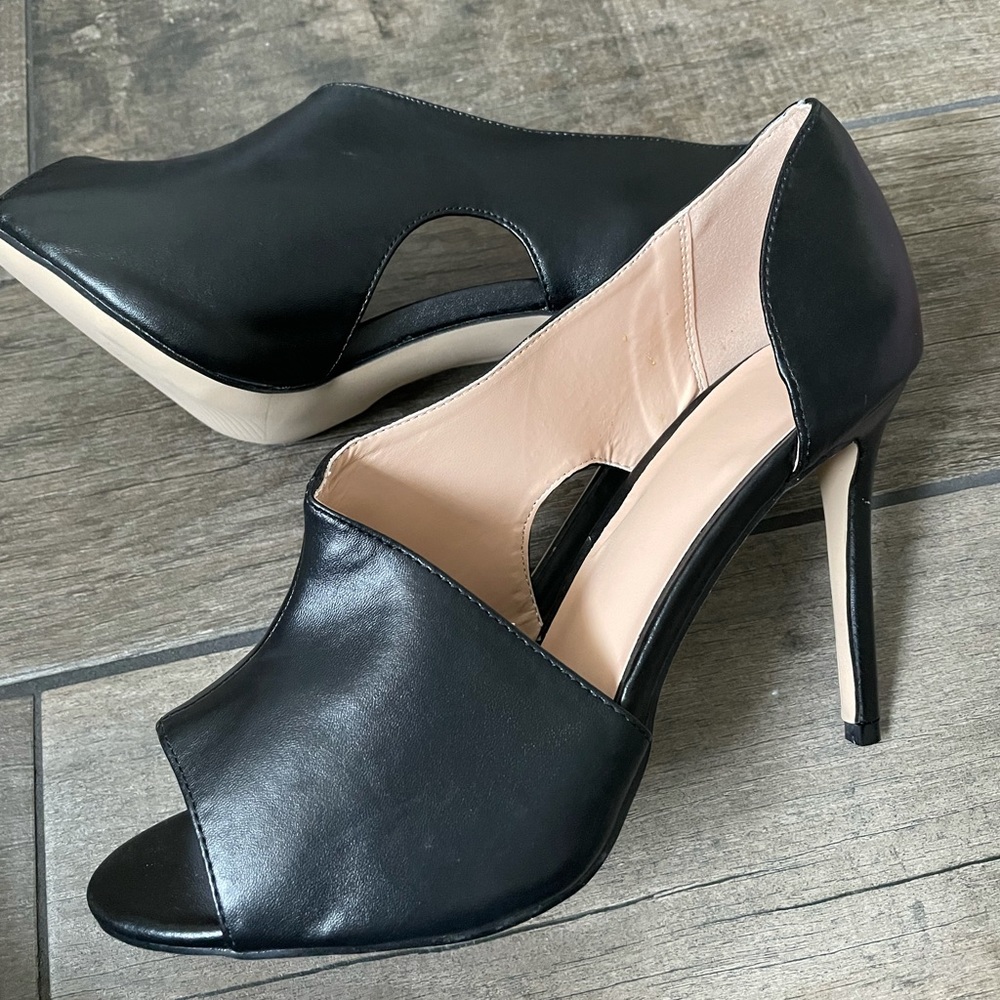 Heels - Picture 2 of 2